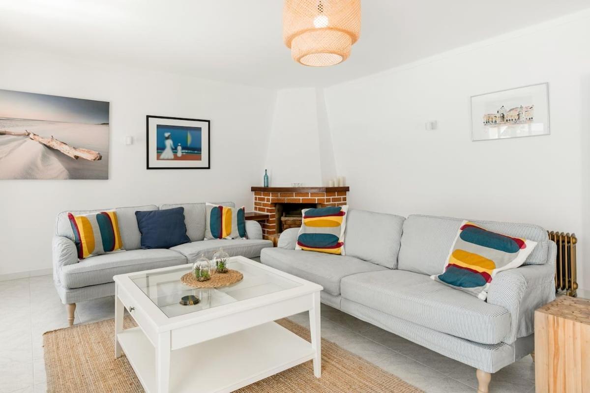 Beachfront Villa With Private Pool In Manta Rota วิลา โนวา เด คาเซลา ภายนอก รูปภาพ