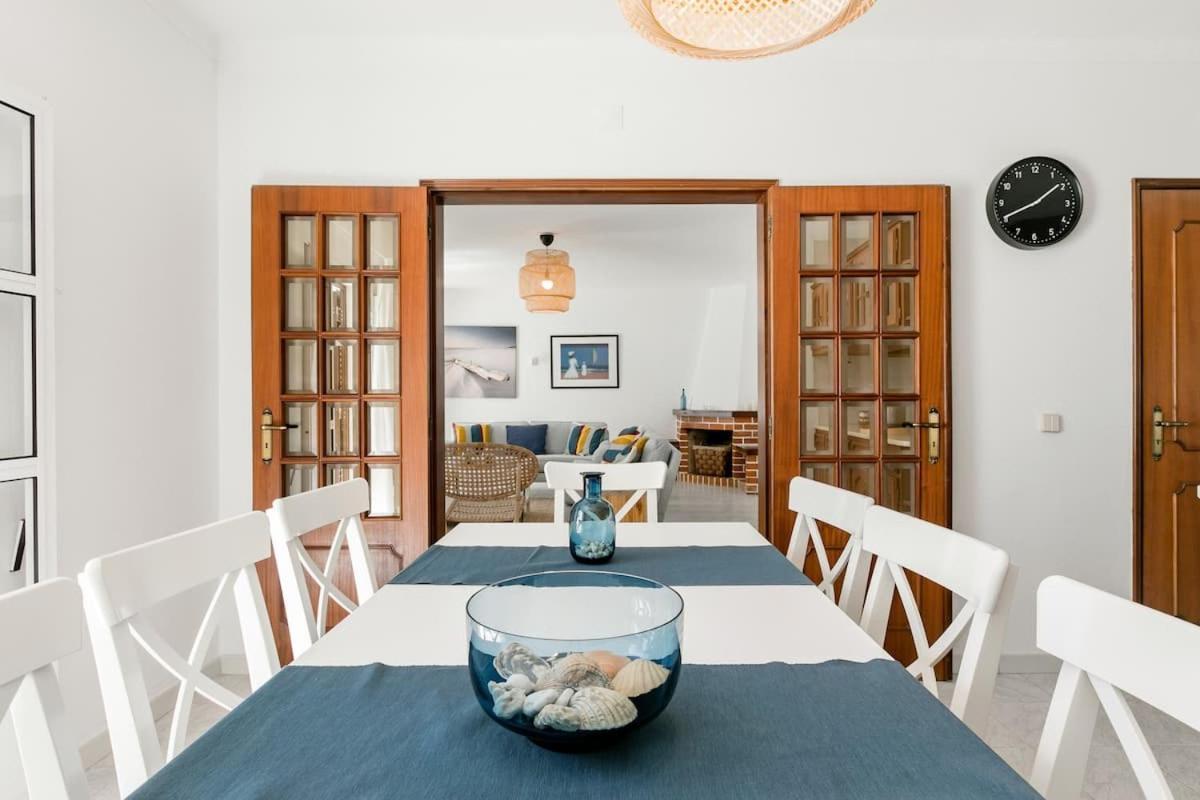 Beachfront Villa With Private Pool In Manta Rota วิลา โนวา เด คาเซลา ภายนอก รูปภาพ