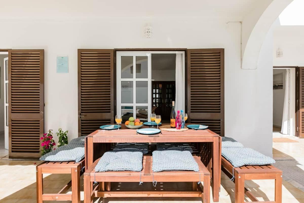 Beachfront Villa With Private Pool In Manta Rota วิลา โนวา เด คาเซลา ภายนอก รูปภาพ