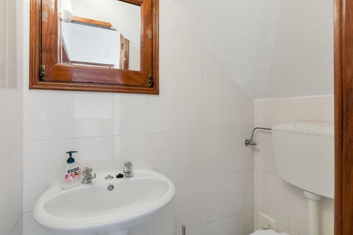 Beachfront Villa With Private Pool In Manta Rota วิลา โนวา เด คาเซลา ภายนอก รูปภาพ