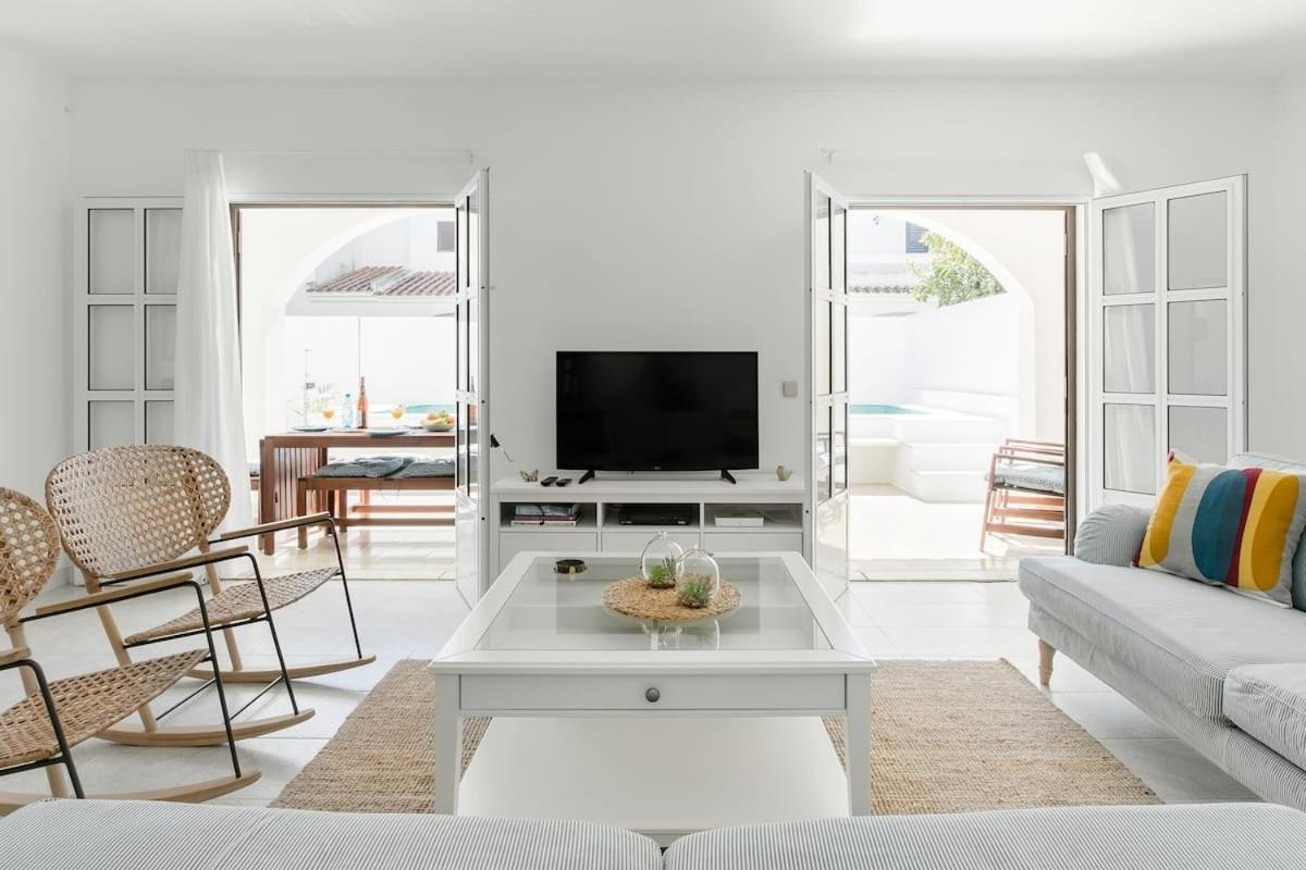 Beachfront Villa With Private Pool In Manta Rota วิลา โนวา เด คาเซลา ภายนอก รูปภาพ