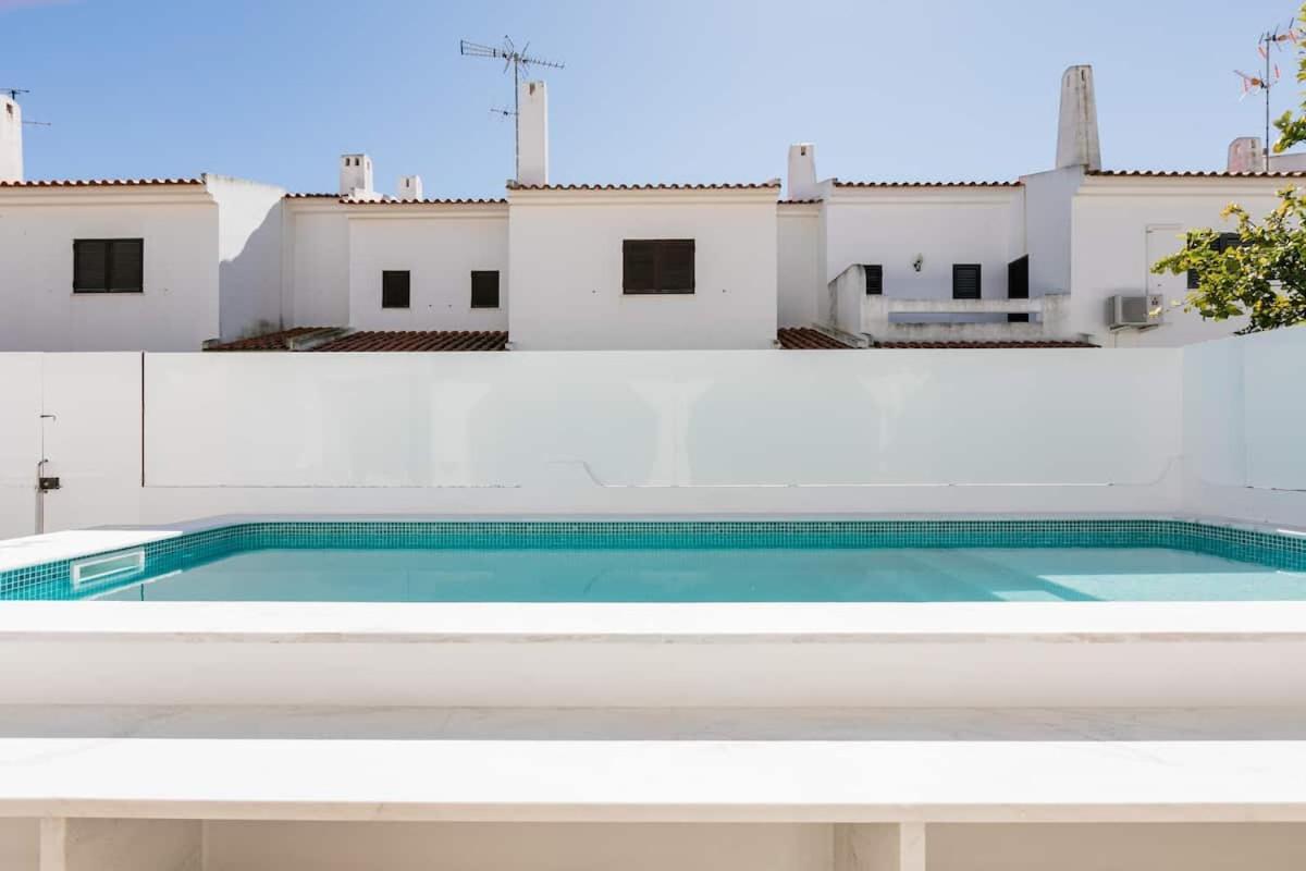 Beachfront Villa With Private Pool In Manta Rota วิลา โนวา เด คาเซลา ภายนอก รูปภาพ