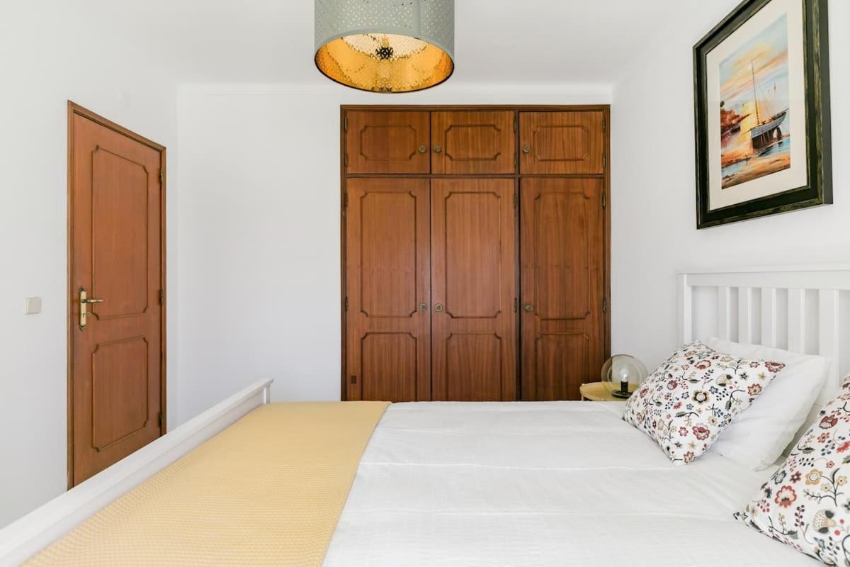 Beachfront Villa With Private Pool In Manta Rota วิลา โนวา เด คาเซลา ภายนอก รูปภาพ